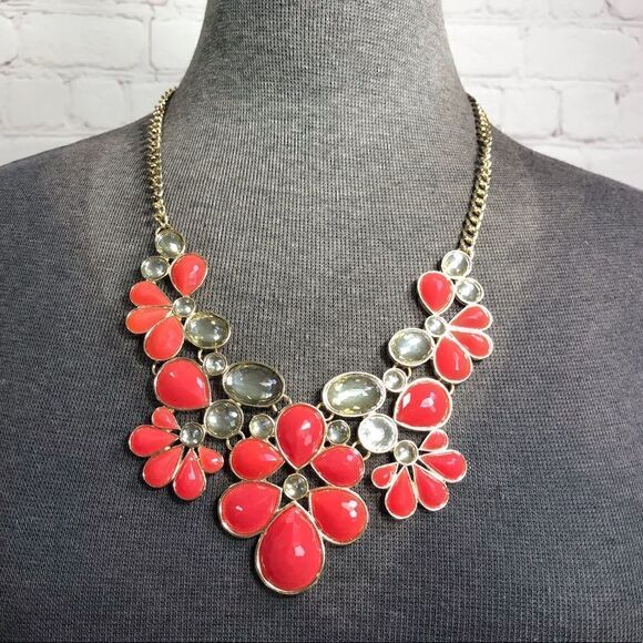 FRANCESCA’S BOUTIQUE coral statement necklace EUC - Picture 2 of 6